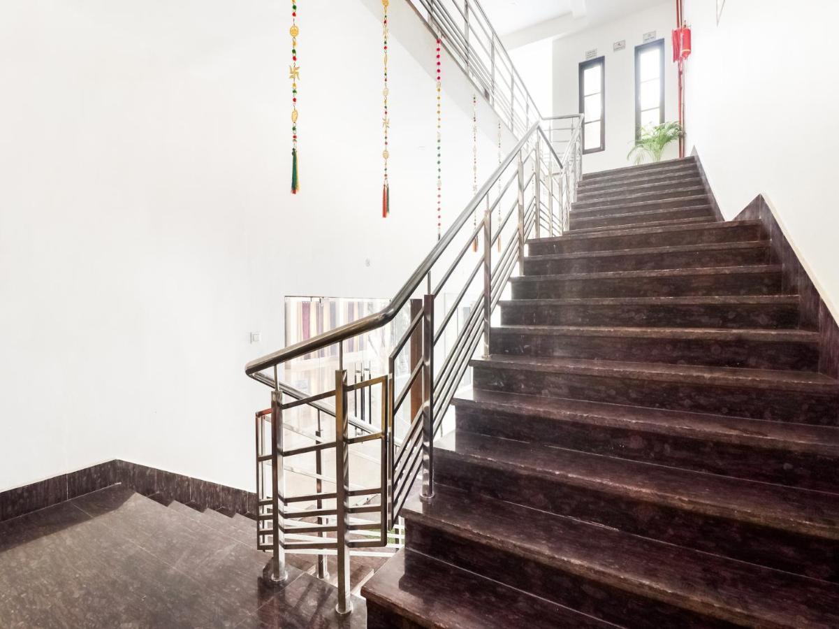 Oyo Lck1233 Rivaaj Palace Лакхнау Екстер'єр фото