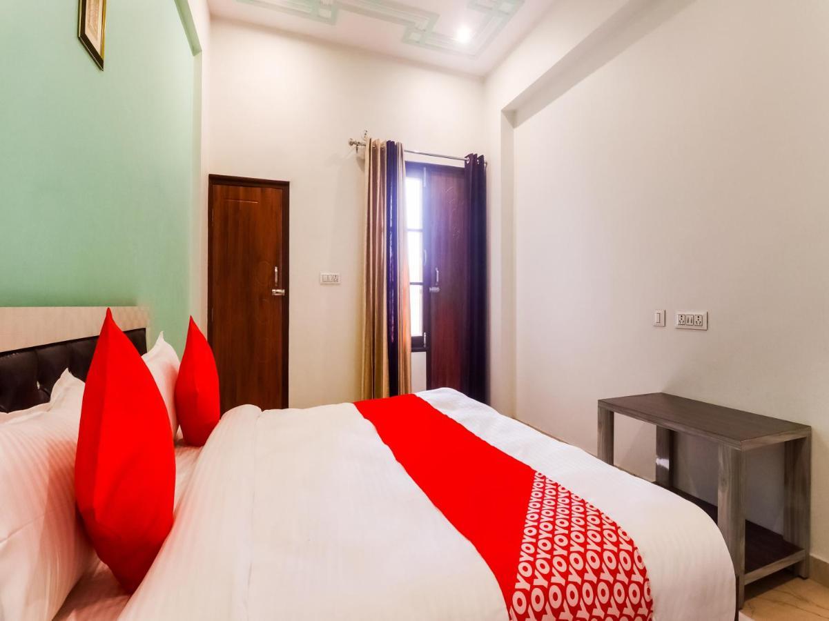 Oyo Lck1233 Rivaaj Palace Лакхнау Екстер'єр фото